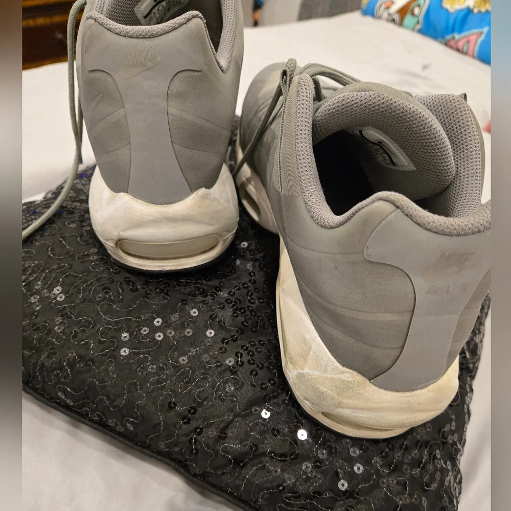 Nike Gray and Yellow Men's Shoes‎